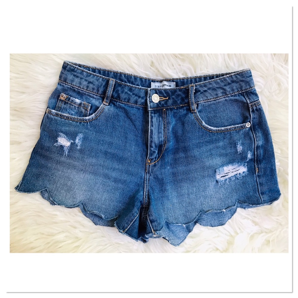 Denim Pimkie Scalloped Hem Jean Shorts Distressed Blue Denim Size Small
